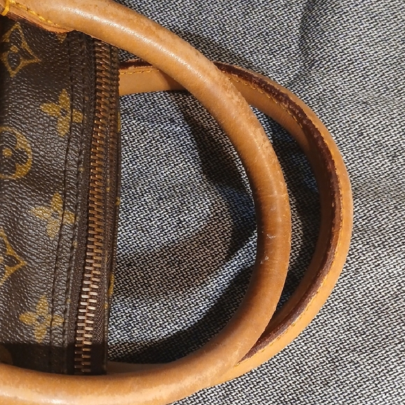 Louis Vuitton Monogram Canvas Travel Bag - Picture 11 of 16